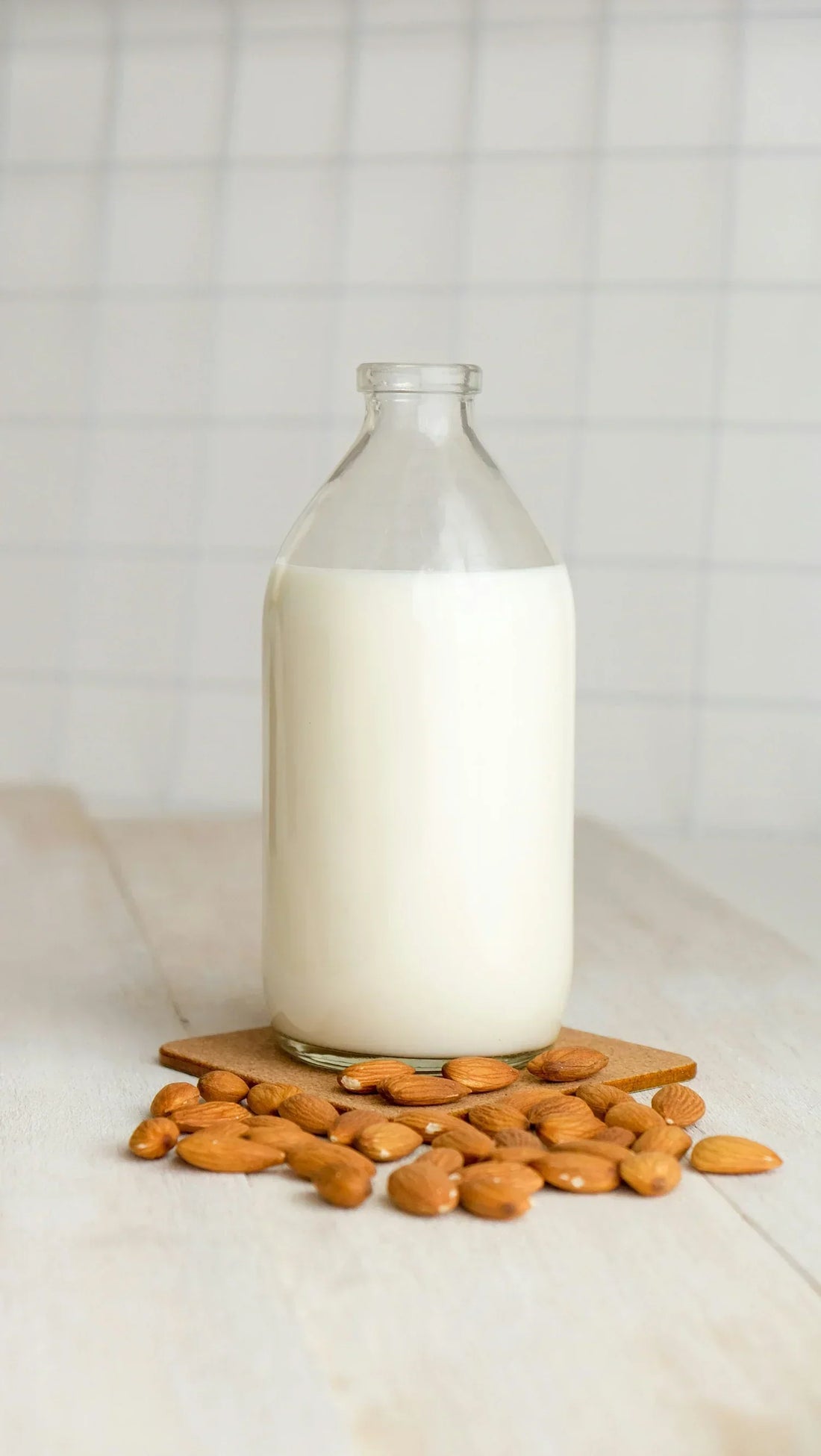 Almonds milk dairy-free